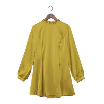 リナシメント RINASCIMENTO スタンドカラーバックオープンサテンワンピース （Verde Olio）