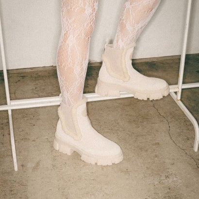 スティーブ マデン STEVE MADDEN スエードチェルシーブーツ （SAND SUEDE）
