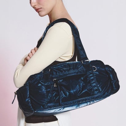 【外国で押さえる/日本未入荷】ニュー平衡にする New Balance Glossy duffel bag V2