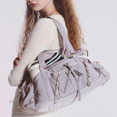 【外国で押さえる/日本未入荷】ニュー平衡にする New Balance Glossy duffel bag V2