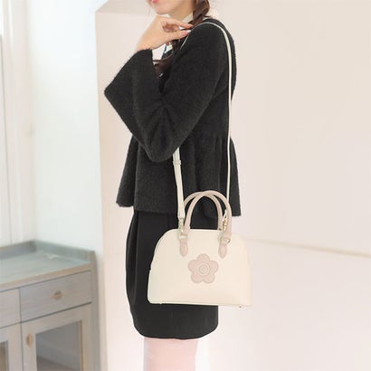 マリークワント MARY QUANT ラウンドシェイプ 2WAYミニトート （ともし火ベージュ）
