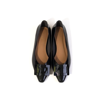 ダニエラアンドジェマ Daniella & GEMMA 【レイン対応】バックルモチーフパンプス （ブラックエナメル） 14,454円