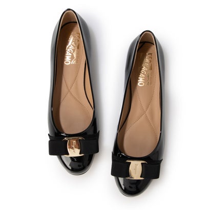 サルバトーレフェラガモ Salvatore Ferragamo VARINA （NERO）