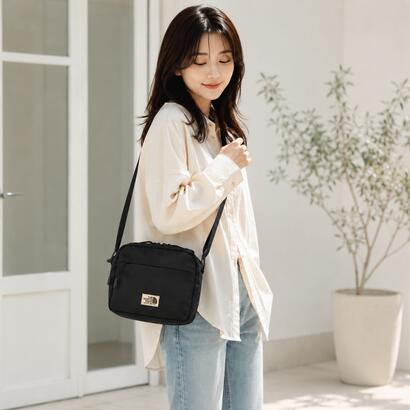 ザ・ノース・フェイス THE NORTH FACE STANDARD CROSS BAG M 判定基準 差し交わす御徒面子 肩先 御徒面子 （黒いこと）