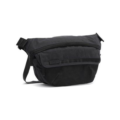 クローム CHROME クローム インダストリーズ ボットフラップスリング ショルダーバッグ 5L CHROME INDUSTRIES BOT FLAP SLING BJ009 （ブラックキャンバスレザー）