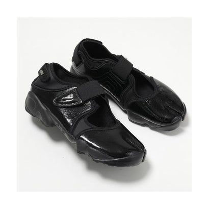 ナイキ NIKE NIKE スニーカー AIR RIFT IB8954 足袋 ローカット （001/BLACK/METALLIC-SILVER）