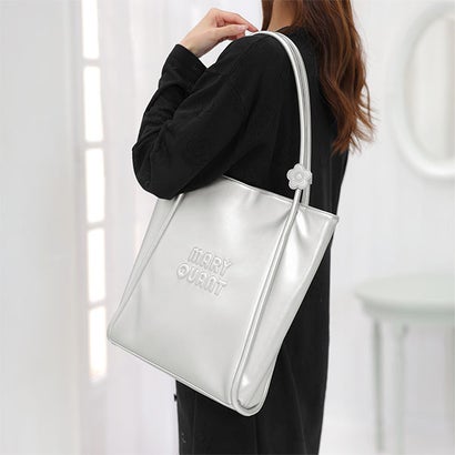 マリークワント MARY QUANT デイジーパッチムーヴ トート （シルバー）
