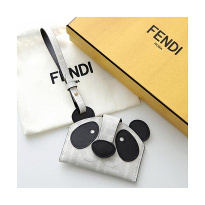 フェンディ FENDI FENDI 歌留多容れもの  8M0543 AWDA ジャイアントパンダ なめし革 （F0V3B/WHITE+BLACK）