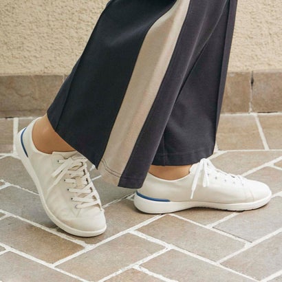 イング ing【訳あり新品】 【雨水相応う】ローカットスニーカー （象牙色）