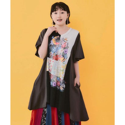 スカラー ScoLar モノクロ世界柄 色彩設計原料品うつり変わり アシメチュニック （濃灰色薄墨色）