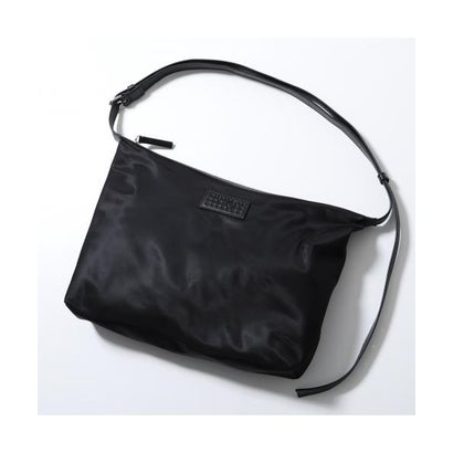 エムエムシックス 棲み家 マルジェラ MM6 Maison Margiela MM6 ショルダーバッグ Numeric ニューメリック SB6WG0024 P9062 （T8013/黒いこと）