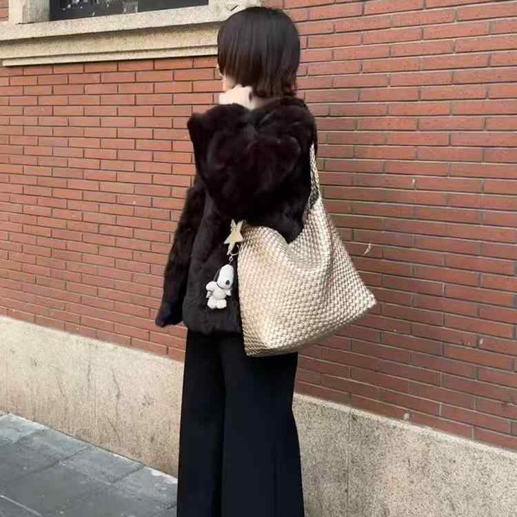 御徒面子 レディース 大静電容量 なめし革 ぬい目 トートバッグ 鞄 三鞭酒色 ベージュ系 手持ち 肩先 井戸釣瓶型 普段使い走り 軽さ