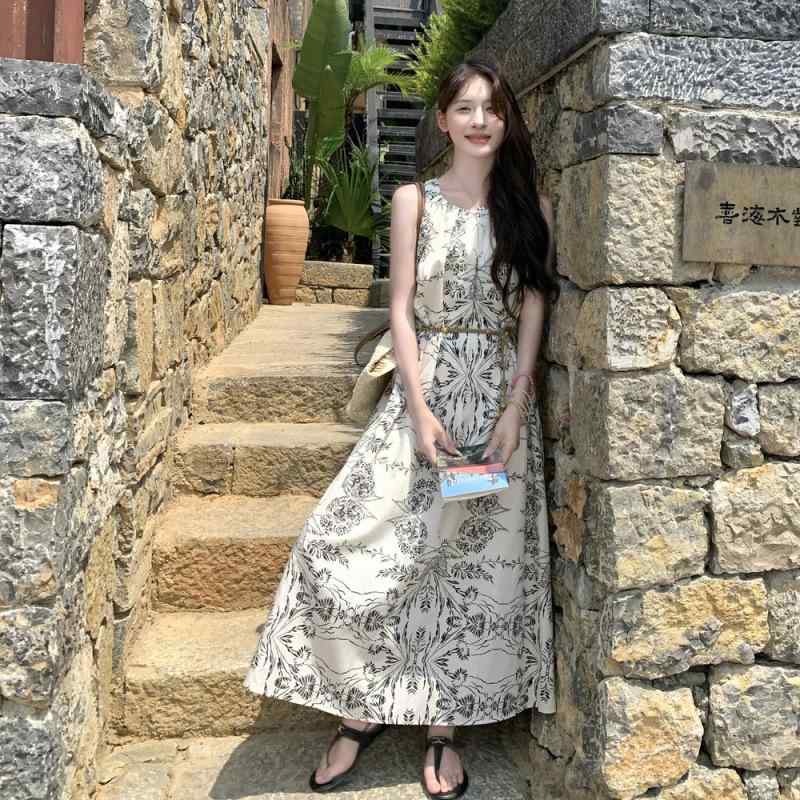フランスの軽 熟 風 海辺の リゾート ワンピース 女性 2025 夏の お姫様 範 プリントベストスカート