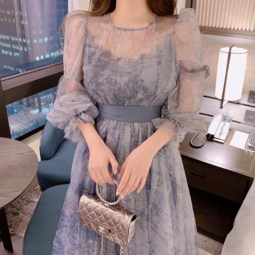 ワンピース レディース 韓国 春 かわいい 若見え 丸首 透け感 水墨柄 バルーン袖 ウエストシェイプ 細見え ネットサテン 黒系 普段使い 軽量 伸縮性