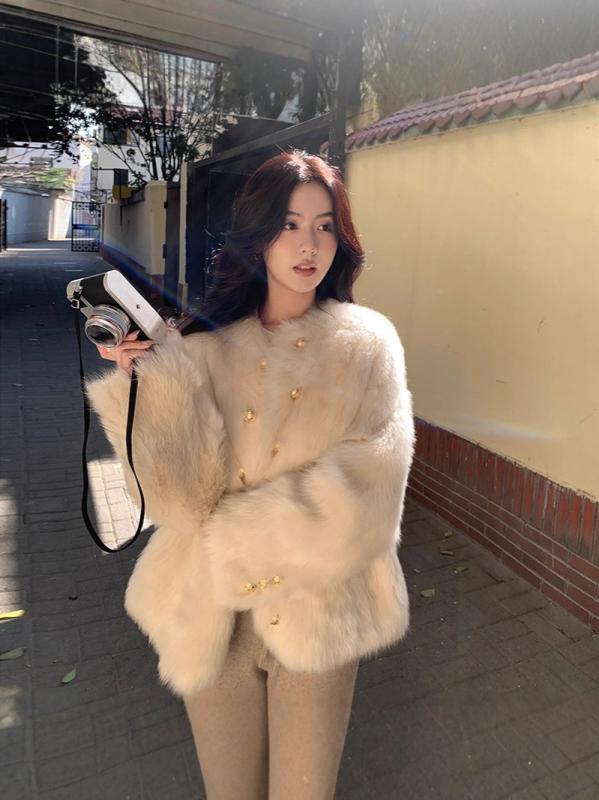 アウター レディース ミディアム丈 ラウンドネック 韓国 シルエット スリムシルエット ファー ラムウール風 ファー一体 冬 柔らか素材 温かみ ボリュームシルエット 普段使い