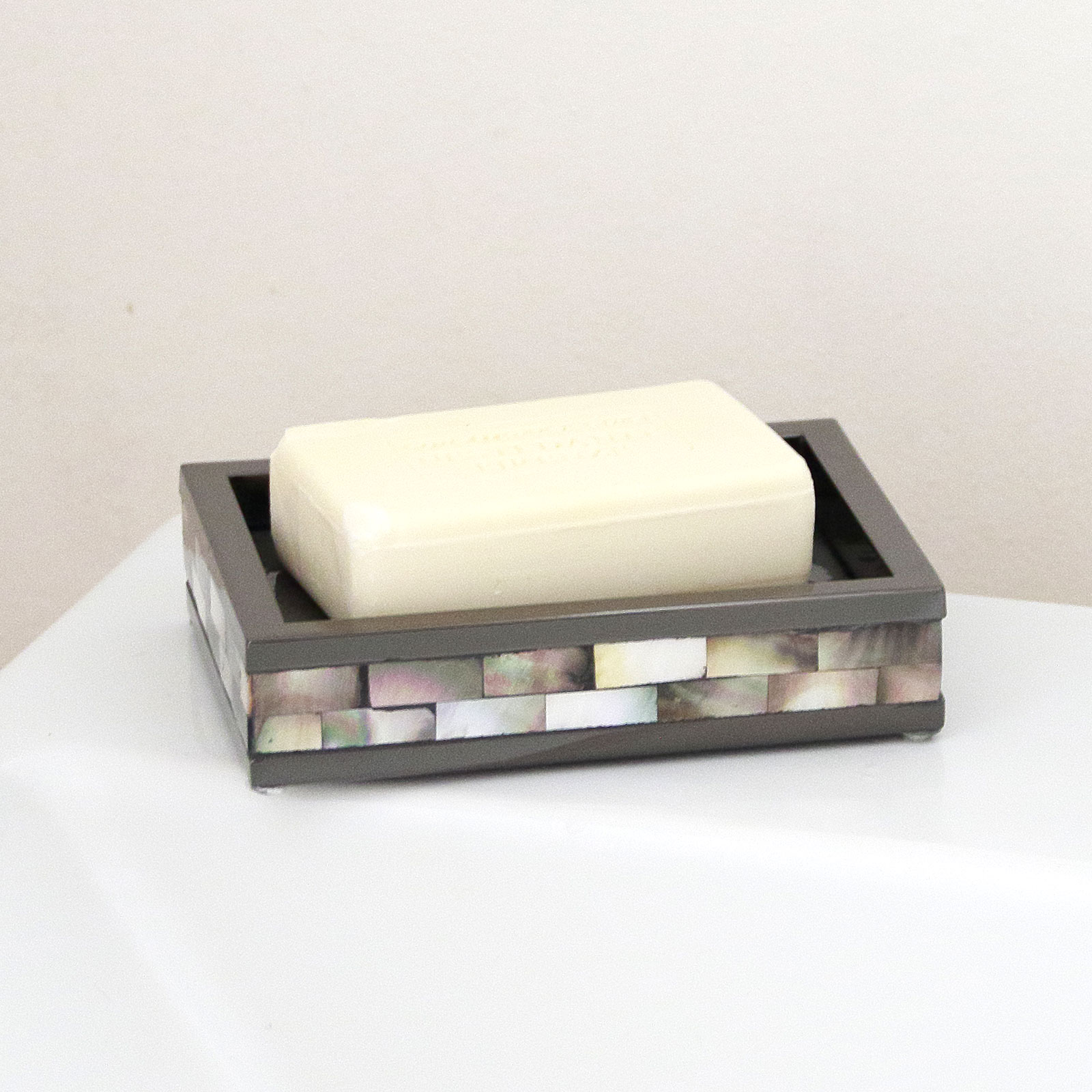 石けん置き ソープディッシュ 石鹸置き 天然シェル おしゃれ 高級 マザーオブパール モザイクシェル ソープディッシュ ブラック 黒 貝がら アジアン雑貨 ホテルライク パワーストーン