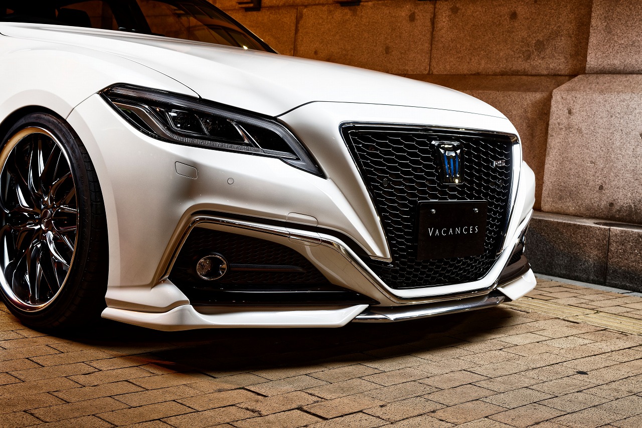 クラウンRS アドバンス フロントバンパーエアロパーツ ホワイト クラウンRS アドバンス フロントバンパーエアロパーツ ホワイト