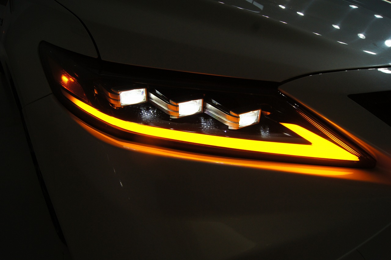 70カムリヘッドライト　AXVH70 imgrc0120188049.jpg