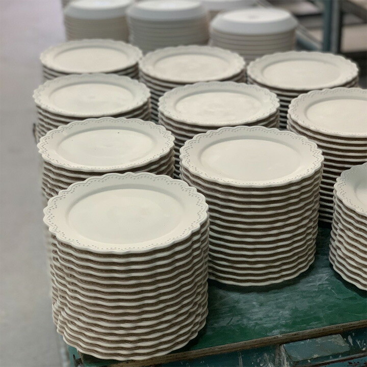 楽天市場 ドット レリーフ リム花プレート 18 5cm ケーキ皿 取皿 お皿 おしゃれ 洋食器 皿 プレート 中皿 お菓子 ティータイム カフェ カフェ風 おしゃれな食器 おうちcafe Cafe食器 窯元 ロングアイランド 楽天市場店