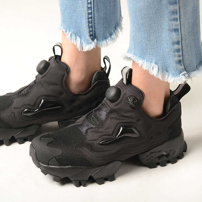 インスタポンプフューリー 94 WINTER ブラック 24.5 Reebok INSTAPUMP FURY 94 WINTER 