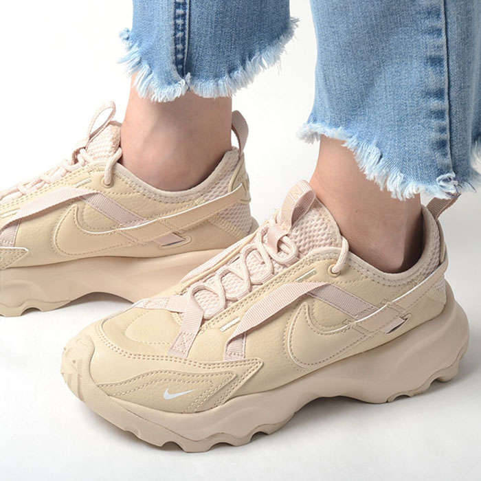 W NIKE TC 7900 ウィメンズ ナイキ レディース スニーカー ベージュ hf1055-133