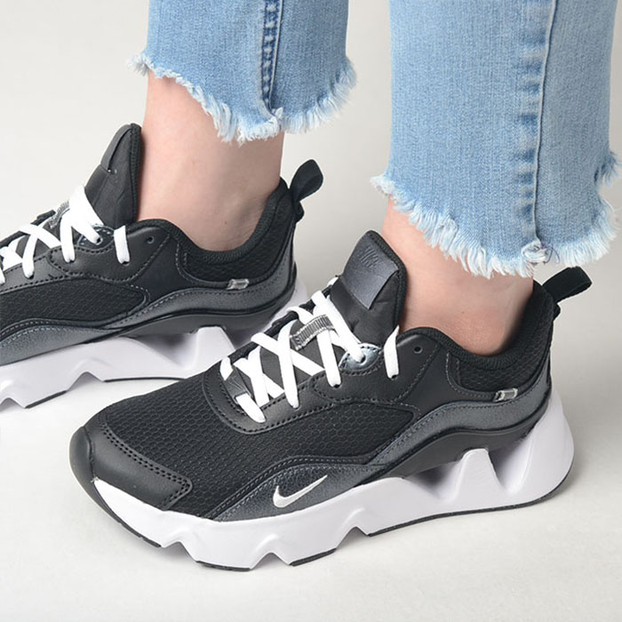 NIKE スニーカー　RYZ365 2 ブラック　24㎝ Amazon.co.jp: [ナイキ] ウィメンズ RYZ 365 2 WMNS RYZ 365 II