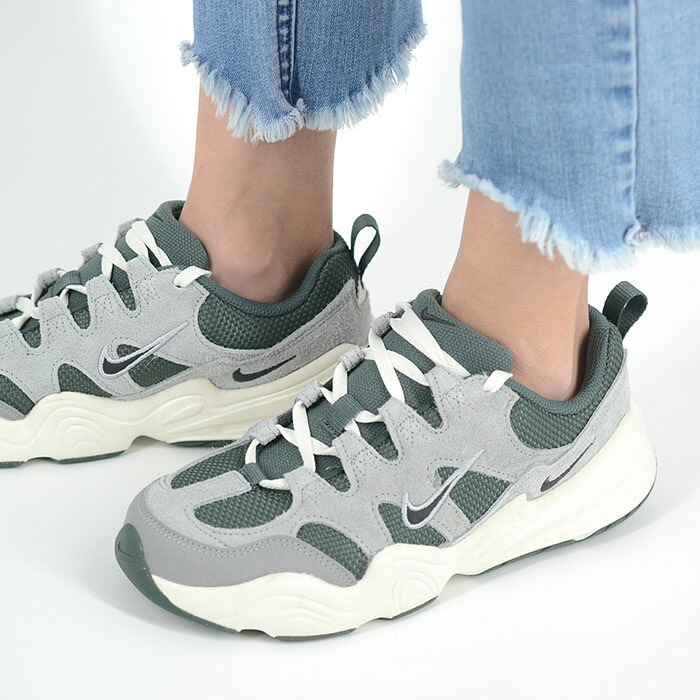 W NIKE TECH HERA ウィメンズ ナイキ テック ヘラ レディース スニーカー グレーグリーン dr9761-005