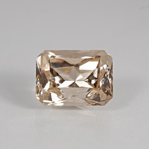 インペリアルトパーズ 16.42ct1点物 無処理 天然石 シャンパンカラーは、加熱や照射などの処理をしないH0タイプのトパーズで天然のままの色です。近年は産出量 流通量ともに減少していて、この色合いとサイズは入手困難です、やわらかな色合いを楽しめる貴重な存在です。｜レアストーン専門店大阪ウエルダー