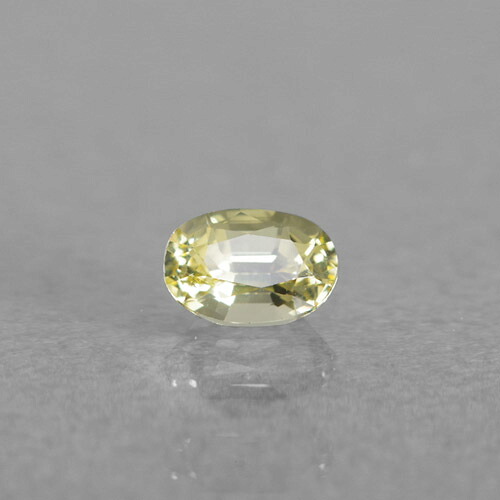 イエローダンブライト0.52ct b-34491点物 カラーレスのダンブライトには大粒のものもありますが、カナリーイエローに発色した原石は割れが多く、さらに色の乗った部分が限られるため、きれいなルースに仕上がるものは限られています。｜レアストーン専門店大阪ウエルダー 8,140円