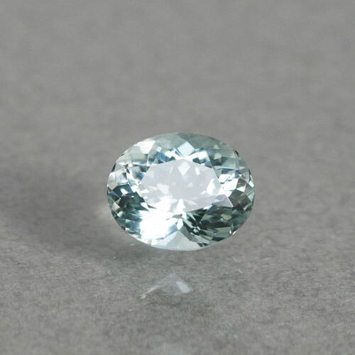 非加熱アクアマリン1.38ct bf-3365【上質】マダガスカル産の高品質な結晶から研磨されたルースです。海を思わせる澄んだ透明感とさわやかなブルーが美しく、わずかに緑を含んだやさしい色は、非加熱ならではのナチュラルな魅力が感じられます。|レアストーン専門店大阪ウエルダー
