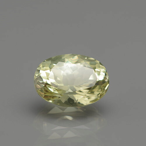 イエローアパタイト2.55ct bf-1920【高品質】豊かな煌きとクリアー感が、ていねいに仕上げられ たカットとの相乗効果により、光り輝く素晴らしい テリテリのルースに仕上がりました。レアストーン専門店大阪ウエルダー|レアストーン専門店大阪ウエルダー