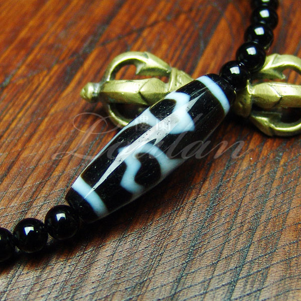 紐結びネックレス 至純 水中蓮花天珠 約37 5mm 小型水中蓮花天珠 約mm オニキス 約6mm 首周りサイズ 約50 65cmの間でサイズ調整可 限定1点モノ 1031 38 360 001 西蔵 天珠 チベット Dzibeads 天然石 パワーストーン Deerfieldtwpportage Com