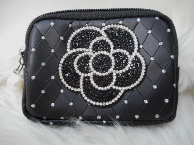 楽天市場】ホワイトカメリア デコレーション スパンコール ミニポーチ