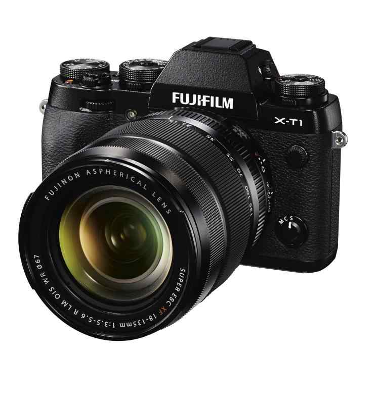 【中古】FUJIFILM レンズ交換式プレミアムカメラキットX-T1+XF18-135mmキットブラック X-T1/XF18-135mmKIT