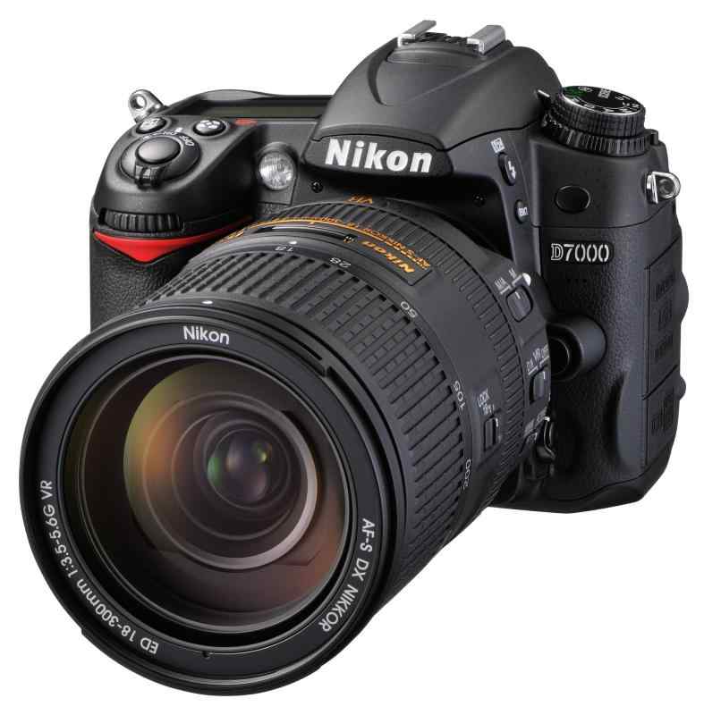 【中古】Nikon デジタル一眼二眼レフ写真機 D7000 スーパーズームキット AF-S DX NIKKOR 18-300粍 f/3.5-5.6G ED VR嘱する D7000 LK18-300