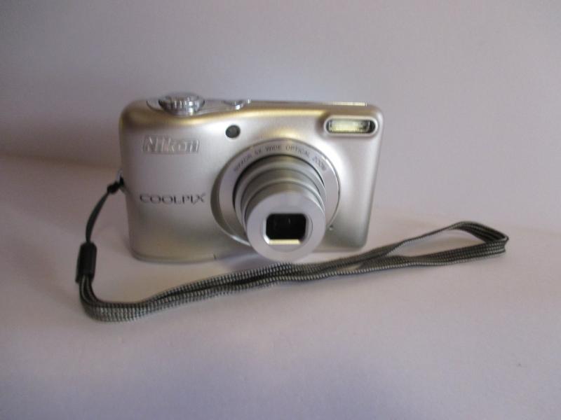 【中古】Nikon デジタル写真機 COOLPIX L30 5倍望遠レンズ 2005万絵素 蓄電池印字機 しろがね色 L30SL当店引き受ける30昼日なか 一般受け模範例 高画質 売れ筋