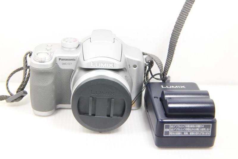 【中古】パナソニック デジタルカメラ LUMIX DMC-FZ7-S シルバー 10,439円