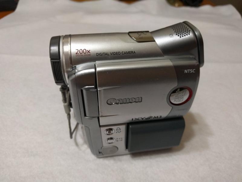 【中古】Canon IXY DV M3 KIT デジタルビデオカメラ