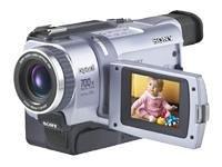 【中古】Sony ハンデカム DCR-TRV240 - カムコーダー - 460 Kpix - 光学 - 25 x - デジタル8 - 黒いこと、しろがね色 (付け替え)