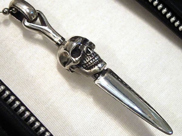 Ｎｏ８スカルソードペンダントトップ　シルバーアクセサリー　送料無料　髑髏　スターリングシルバー　925｜シルバーアクセサリーラブクラフト