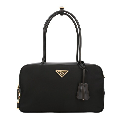 スニーカー シャツに プラダ トートバッグ ロゴ トライアングル ☆PRADA☆トライアングルロゴ Re Nylon パデッド トートバッグ