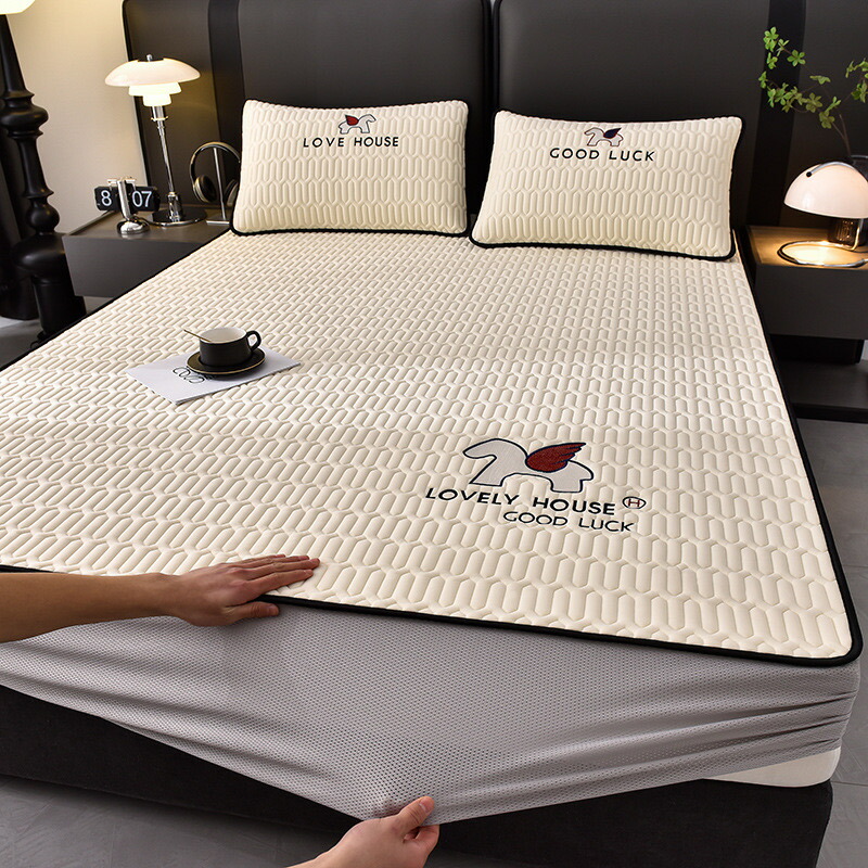 ボックスシーツ 夏用 キルティング マットレスカバー 冷感パッド ベッドシーツ 接触冷感 夏用 かわいい 天然 ラテックス セミダブル ダブル ワイドダブル クイーン キング 120×200 150×200 180×200 200×220 ナノシルク 送料無料