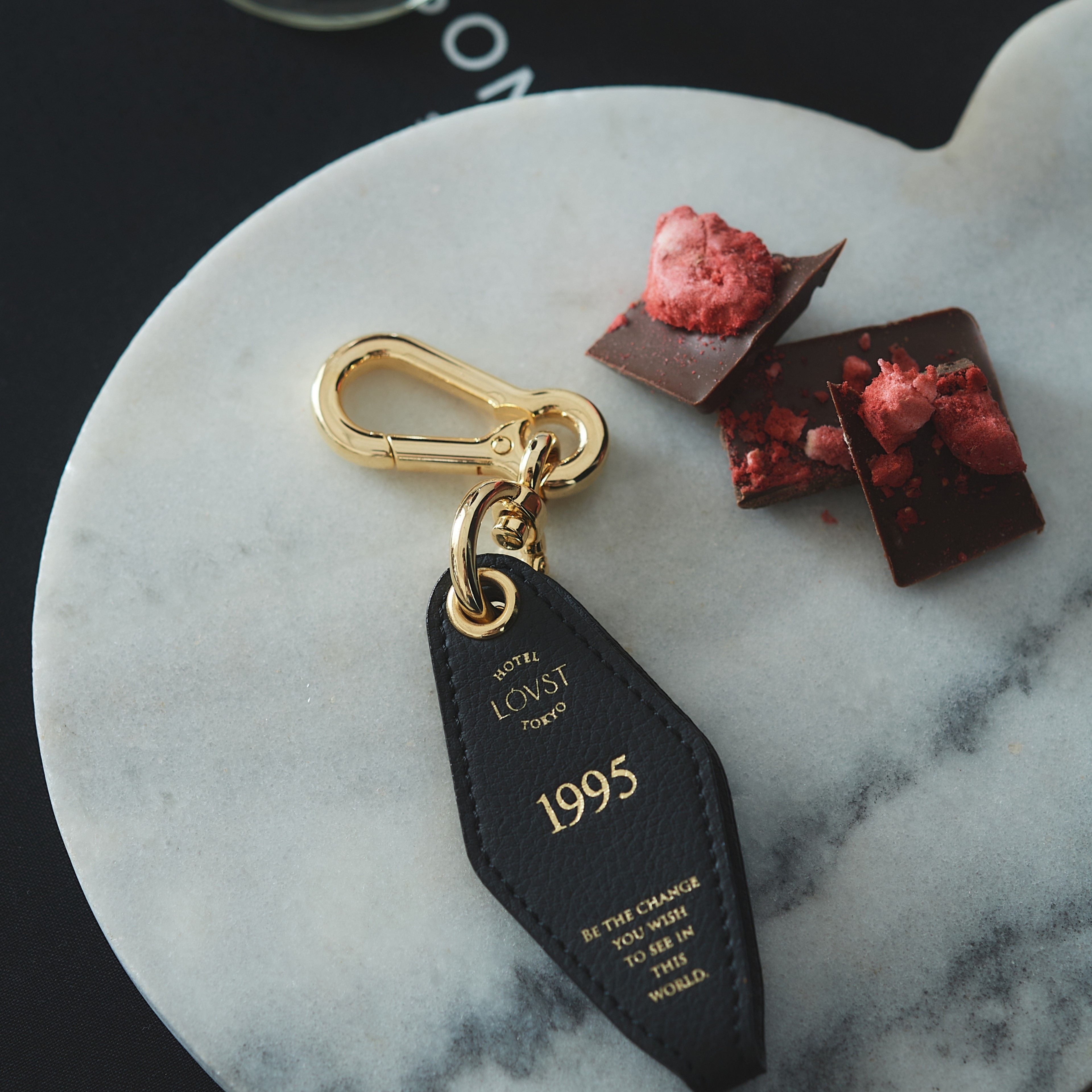 キーホルダー 名入れ 刻印 | Apple Room Key プレゼント コンパクトキーケース ペア ギフト キーリング ヴィーガンレザー ブランド LOVST TOKYO ラヴィストーキョー