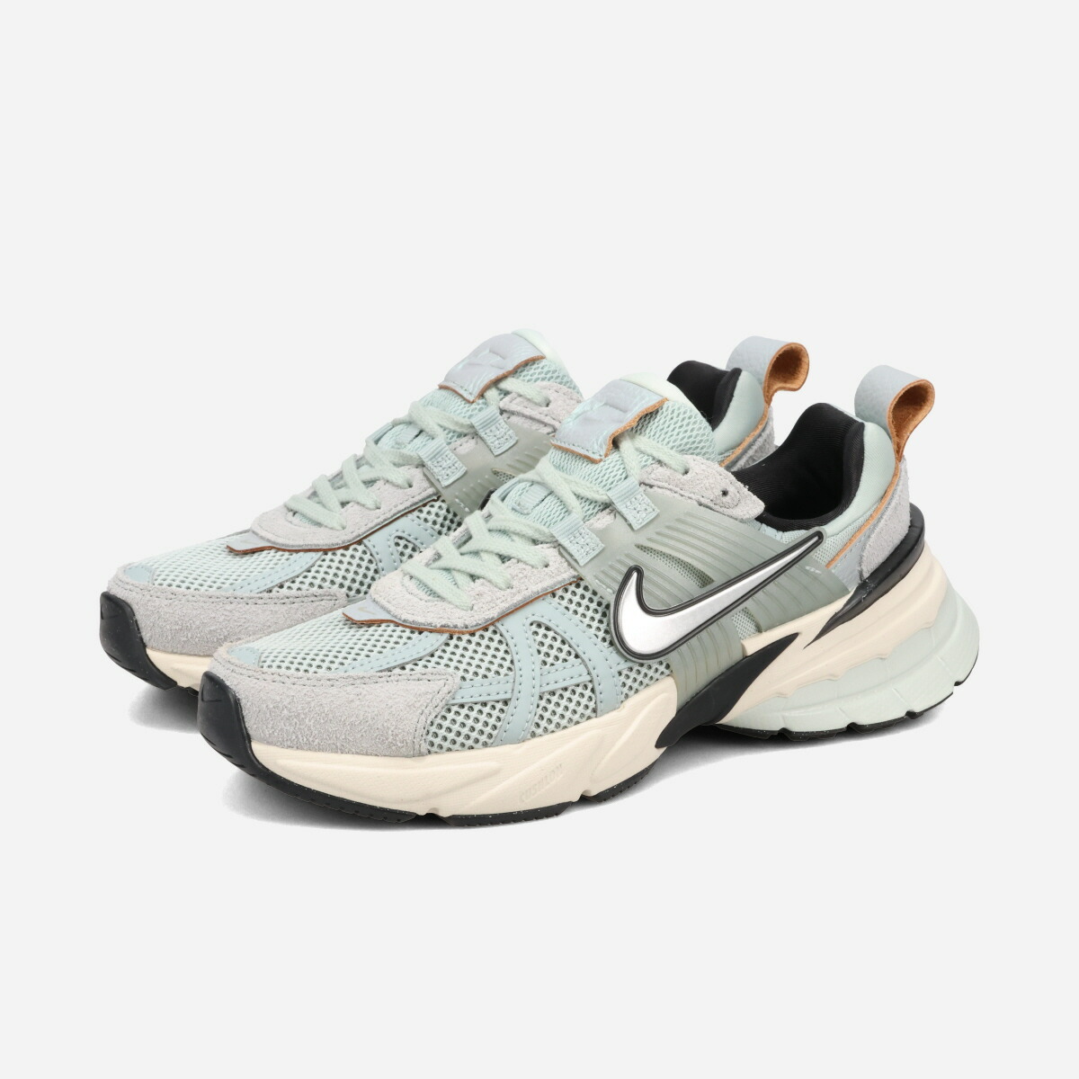 楽天市場】NIKE WMNS V2K RUN doll/metallic silver-blk hf1876
