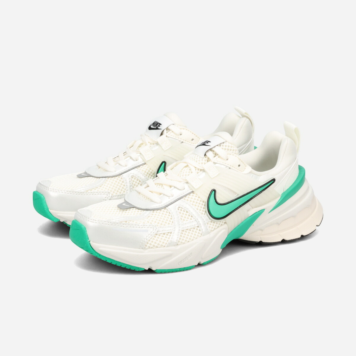 【10,000円均一SALE】 NIKE WMNS V2K RUN ナイキ ウィメンズ V2K ラン レディース スニーカー ローカット SAIL STADIUM GREEN/PALE IVORY/BLACK ベージュ FD0736-107｜KICKS LAB. 店