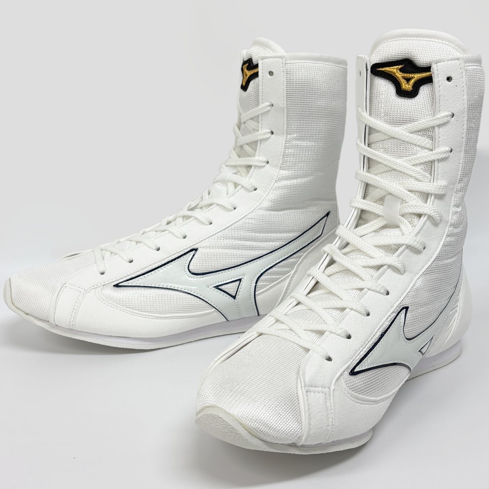 ミズノ ボクシングシューズ イージースペクトラ 05シルバー×52ゴールド縁取り 楽天市場】ミズノ ボクシングシューズ イージースペクトラ 62
