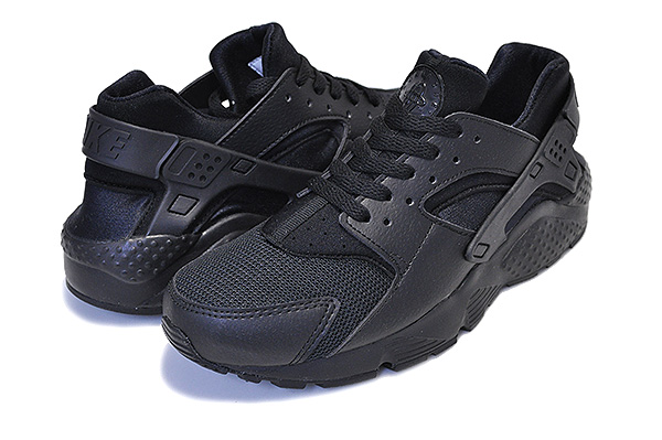 nike huarache triple black