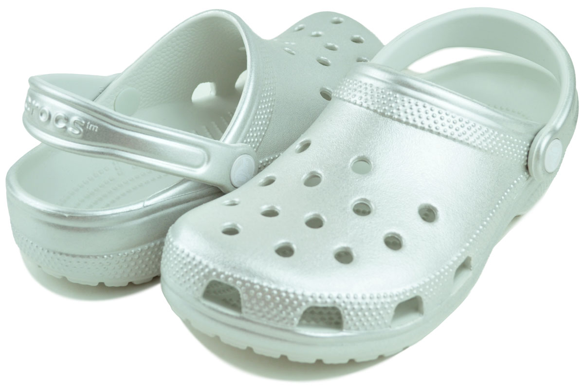[最短即日発送!! & お得なクーポン!!] クロックス クラシック ティンテッド メタリック クロッグ ムーンライト crocs CLASSIC TINTED METALLIC CLOG MOON LIGHT 214010-1nk｜LTD SPORTS ONLINE STORE