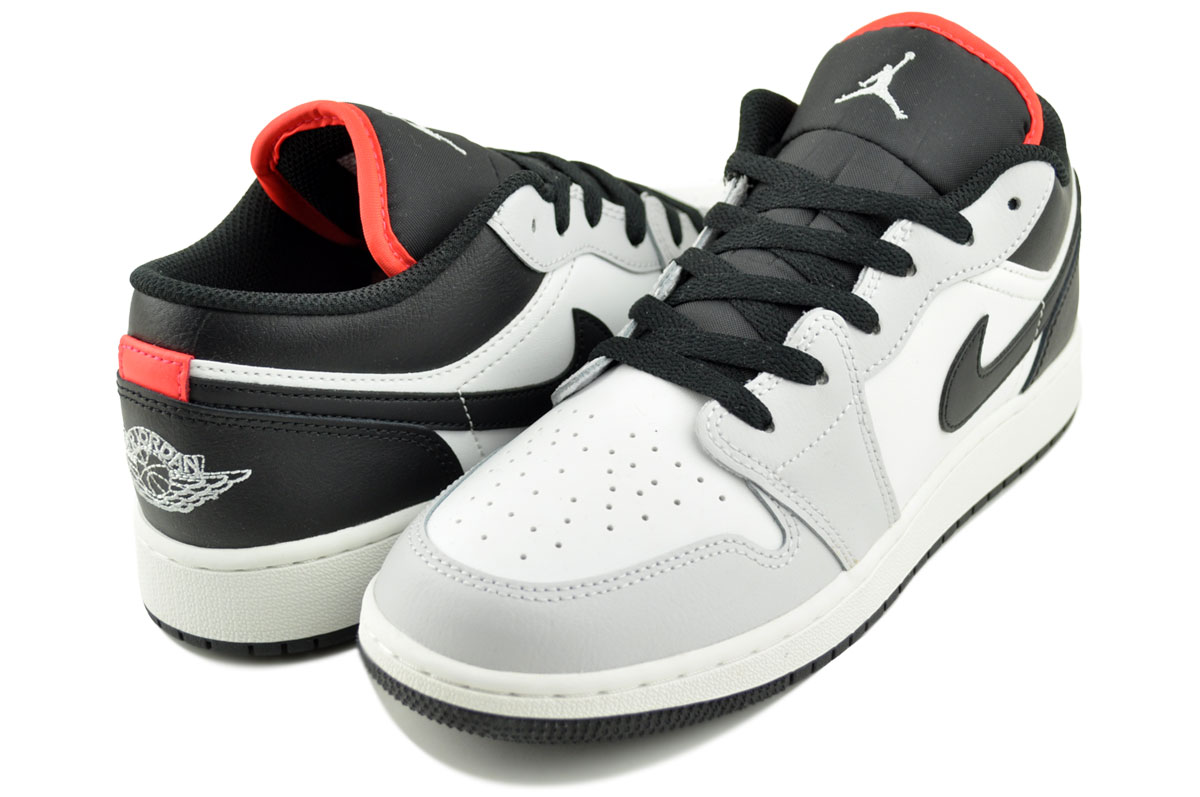 [最短即日発送!! & お得なクーポン!!] ナイキ エア ジョーダン 1 LOW GS ブラック サミットホワイト NIKE AIR JORDAN 1 LOW(GS) blk/blk-summit wht 553560-045｜LTD SPORTS ONLINE STORE