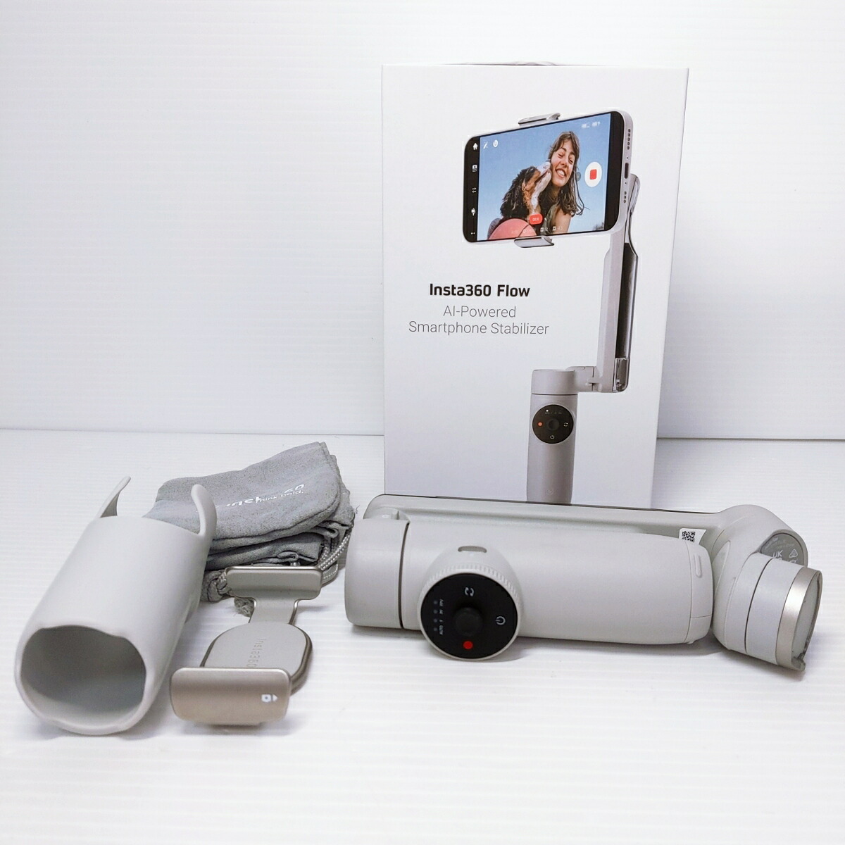 【中古品】ジンバル Insta360 Flow AI駆動型 自動追跡 CINSABBA 〇YR-52201〇